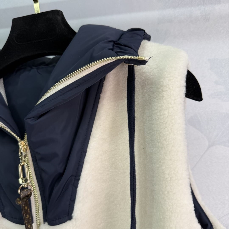 l0vis Vvtt0n outwear